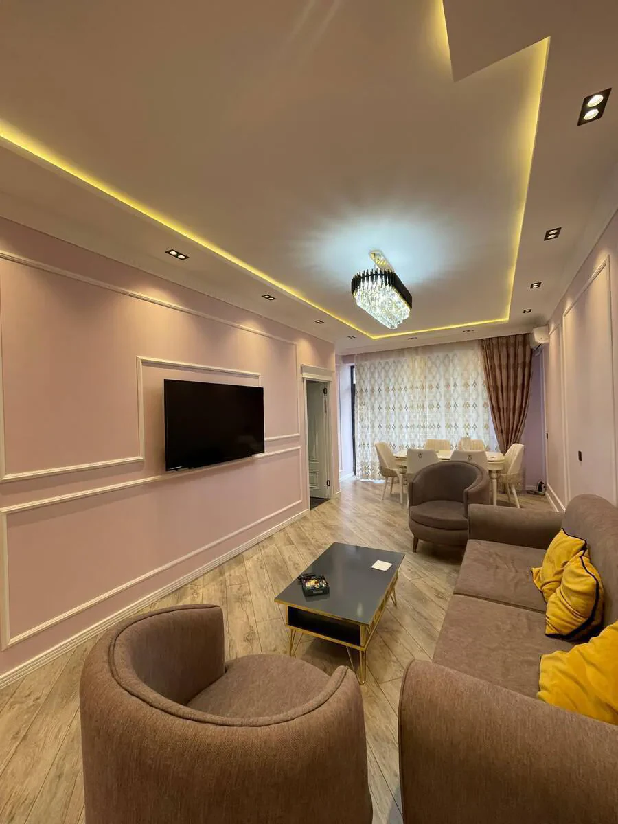 2-комн. квартира в аренду, 74 м², Хатаинский район, Баку. Фото 1