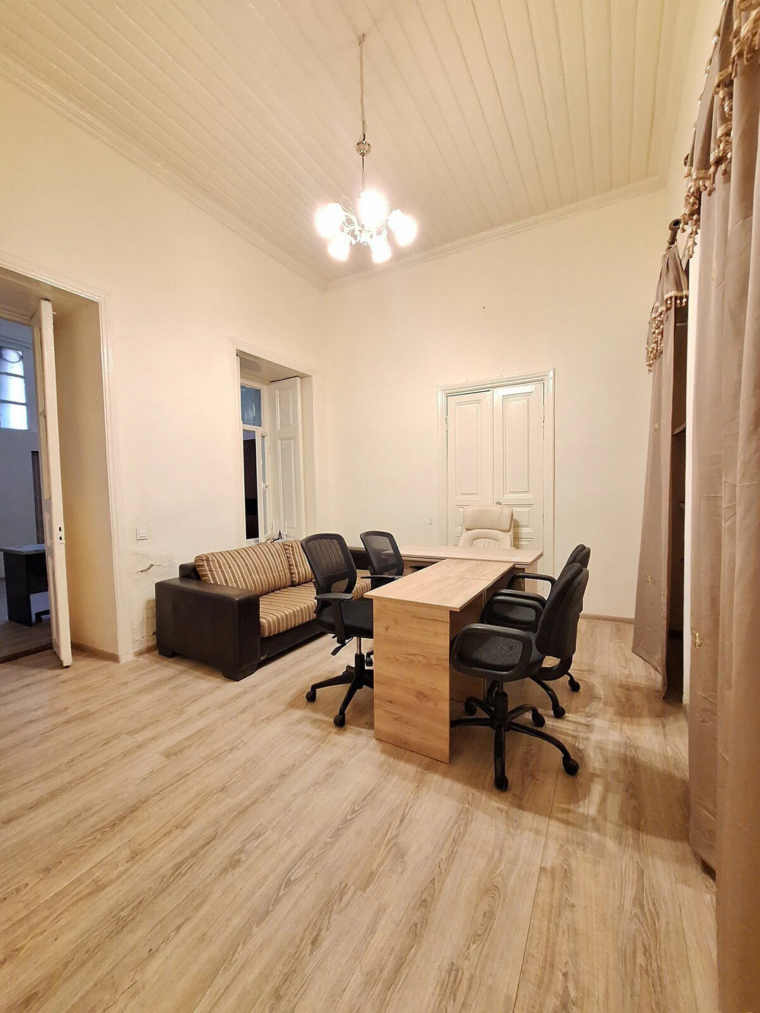 Офис в аренду, 50 м², Насиминский район, Баку. Фото 1