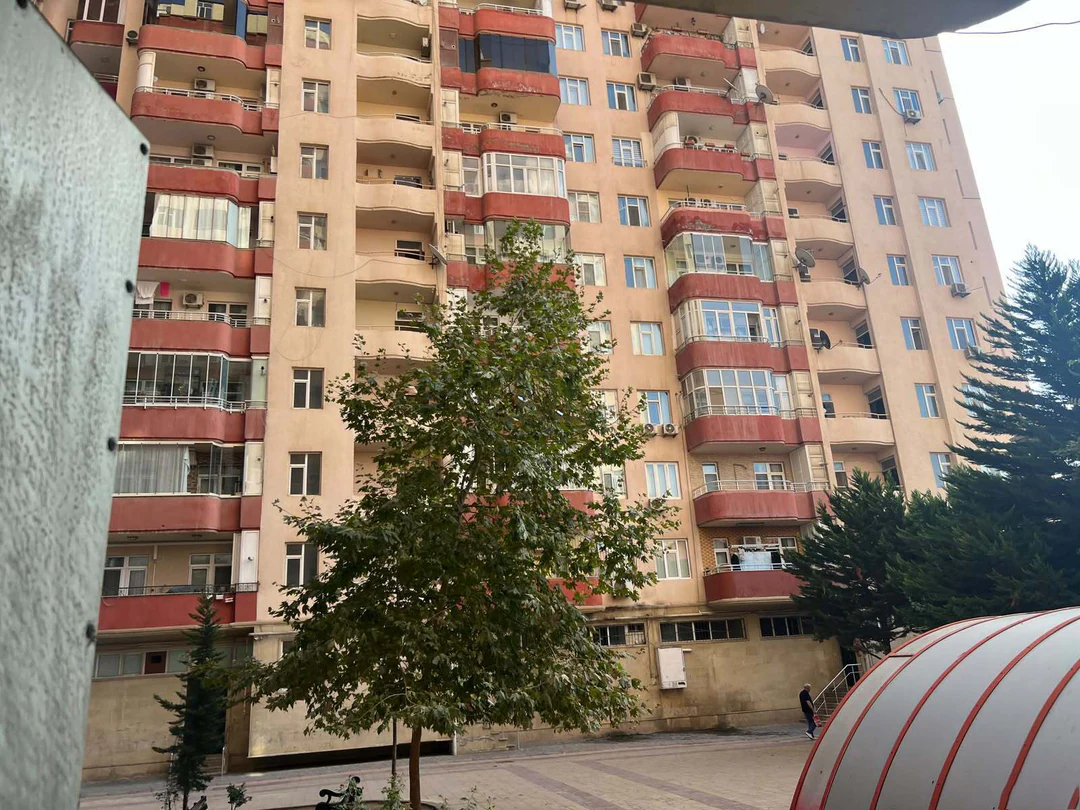 2-комн. квартира 74 м², Хатаинский район, Баку. Фото 1