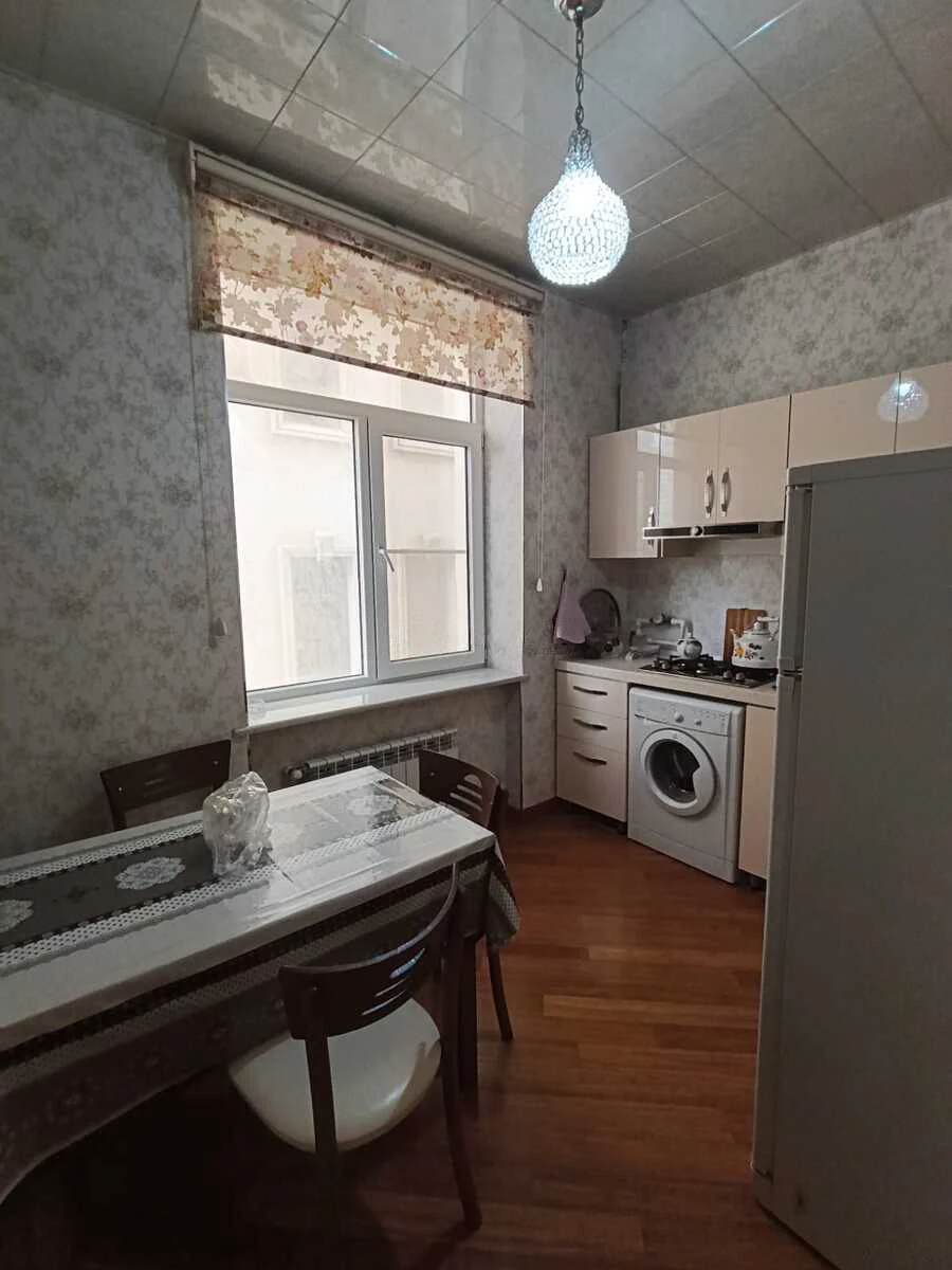 Аренда: 3-комн. квартира 65 м², Насиминский район, Баку. Фото 1