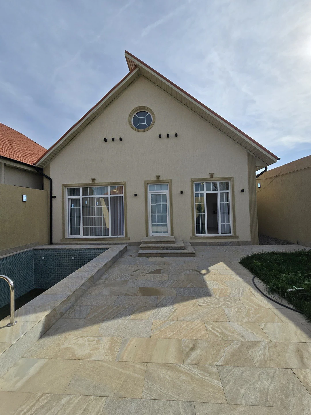 4 otaqlı 165 m² fərdi ev, Xəzər rayonu, Bakı — Şüvəlan. Foto 1
