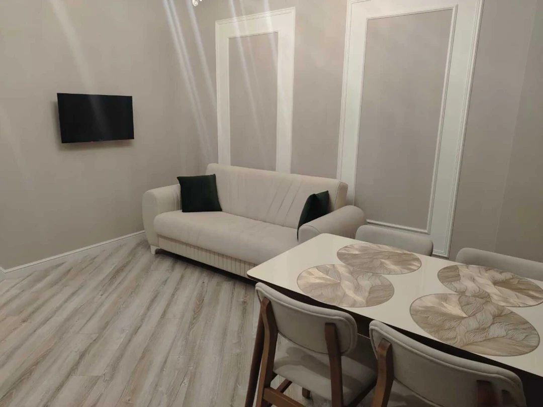 Günlük kirayə 2 otaqlı 46 m² mənzil, Yasamal rayonu, Bakı. Foto 1
