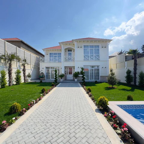 5 otaqlı 300 m² fərdi ev