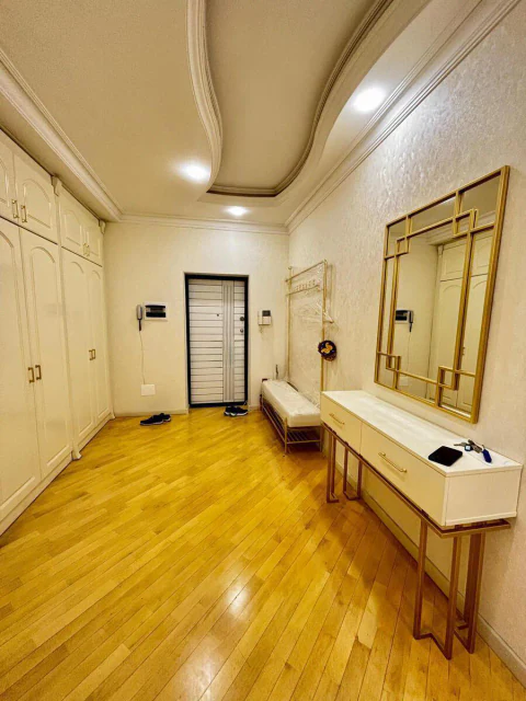 Аренда: 2-комн. квартира 100,7 м²