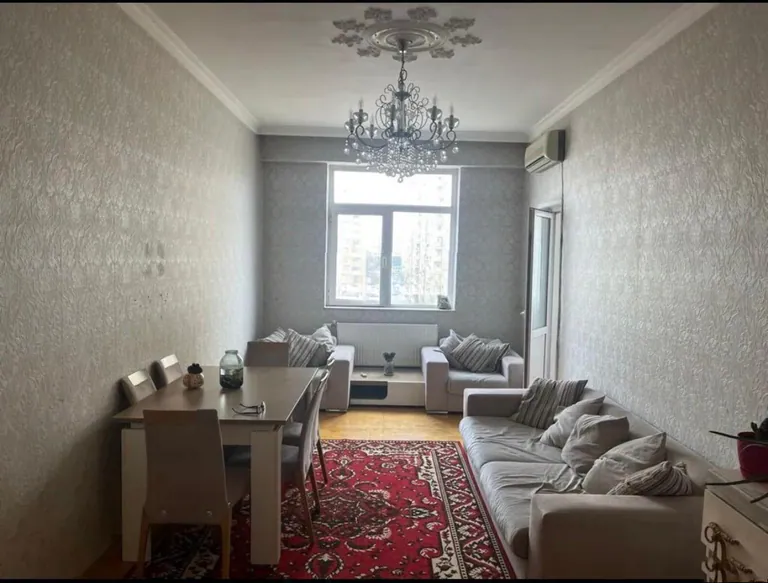 Продажа: 2-комн. квартира 75 м²