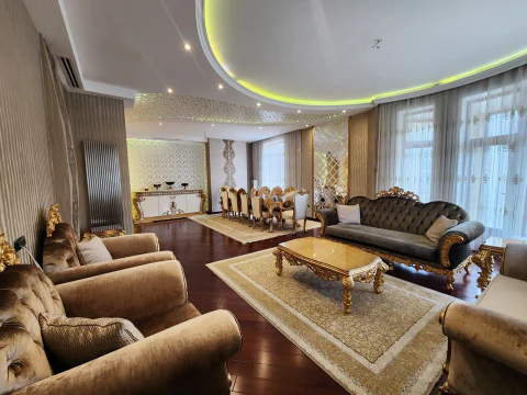 Satış: 4 otaqlı 205 m² mənzil