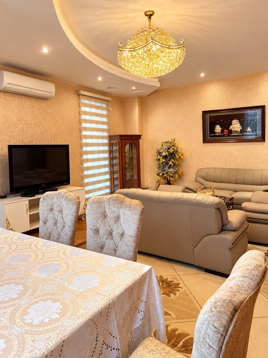 Kirayə 3 otaqlı 135 m² mənzil, Yasamal rayonu, Bakı. Foto 1