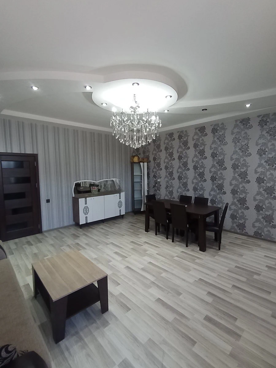 Kirayə 3 otaqlı 130 m² mənzil, Xətai rayonu, Bakı — 6-ci mərtəbə. Foto 1