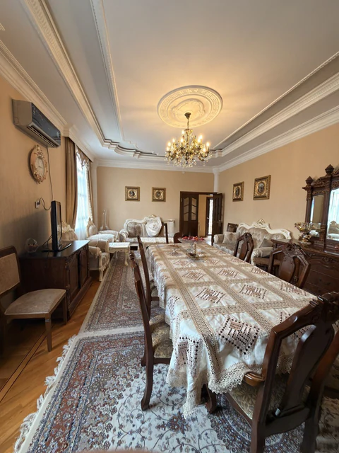 6 otaqlı 500 m² fərdi ev
