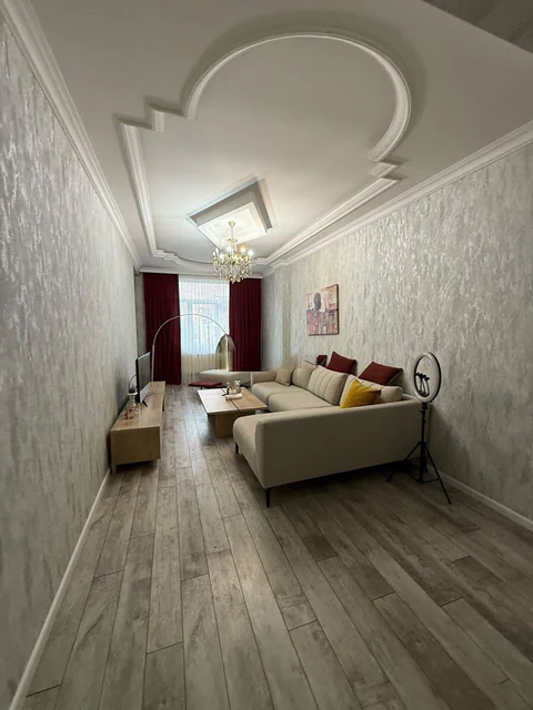 Kirayə: 2 otaqlı 100 m² mənzil