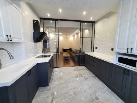 Kirayə: 2 otaqlı 82 m² mənzil