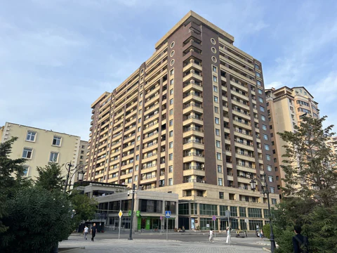 4 otaqlı 155 m² mənzil