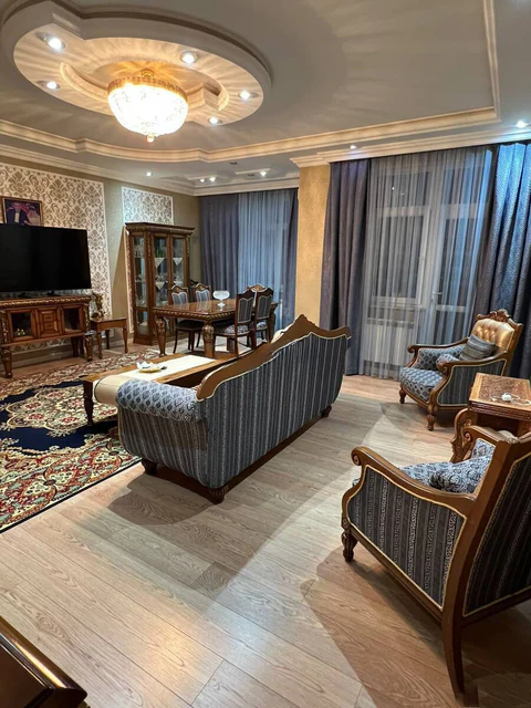 4 otaqlı 175 m² mənzil