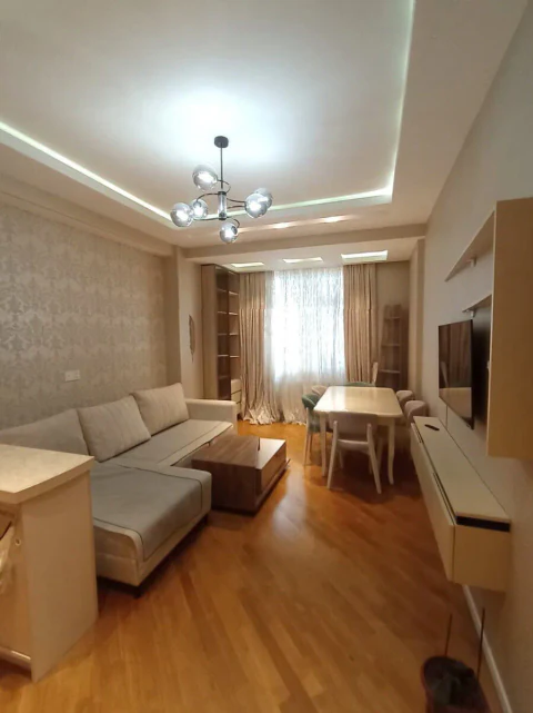 Kirayə: 2 otaqlı 70 m² mənzil