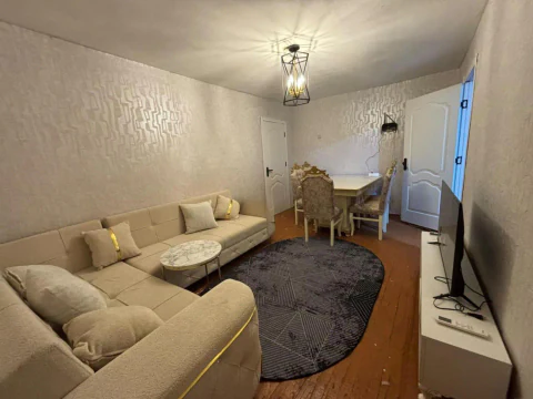 Kirayə: 2 otaqlı 70 m² mənzil
