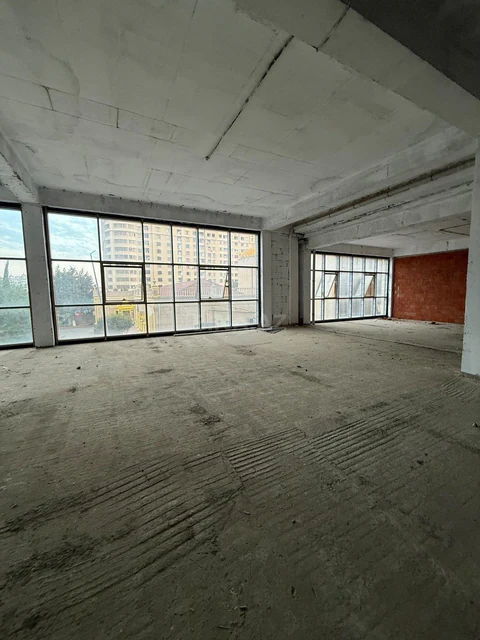 Kirayə: 350 m² obyekt