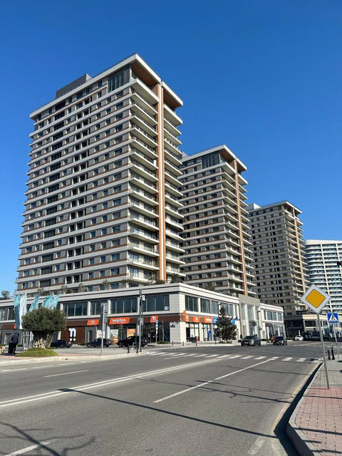 3 otaqlı 140 m² mənzil