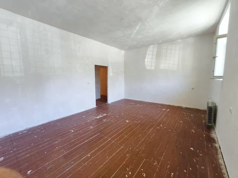 5 otaqlı 120 m² mənzil