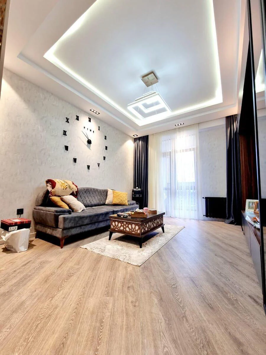 3 otaqlı 95 m² mənzil, Nizami, Bakı — 4-ci mərtəbə. Foto 1