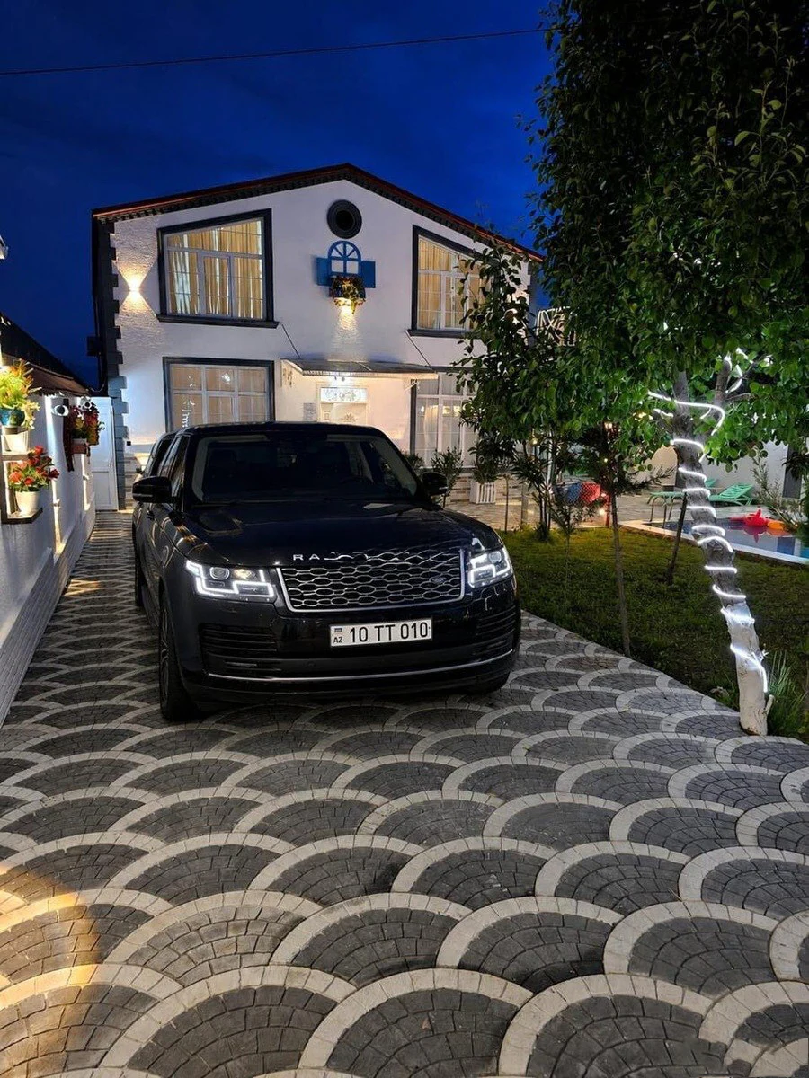 Günlük kirayə 7 otaqlı 220 m² fərdi ev, Qəbələ. Foto 1