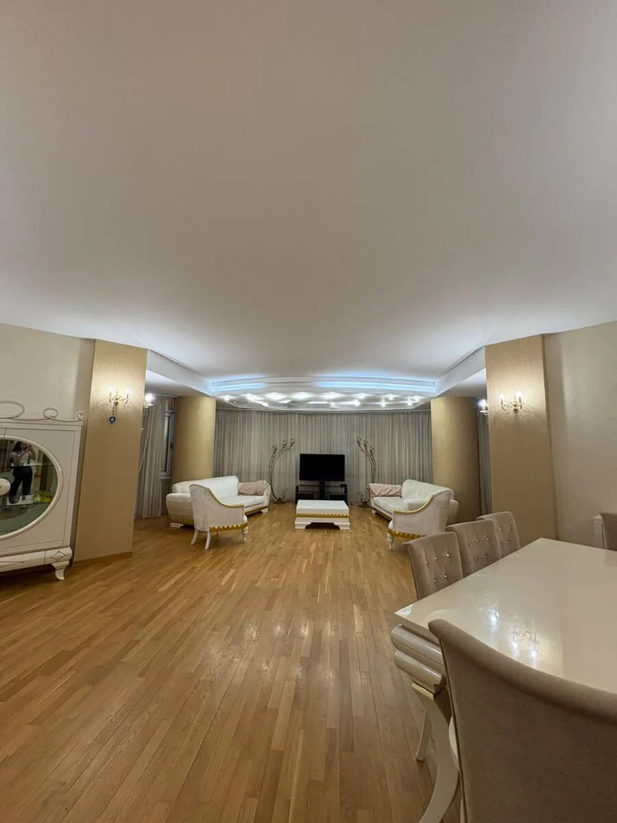 4-комн. квартира в аренду, 200 м², Насиминский район, Баку. Фото 1