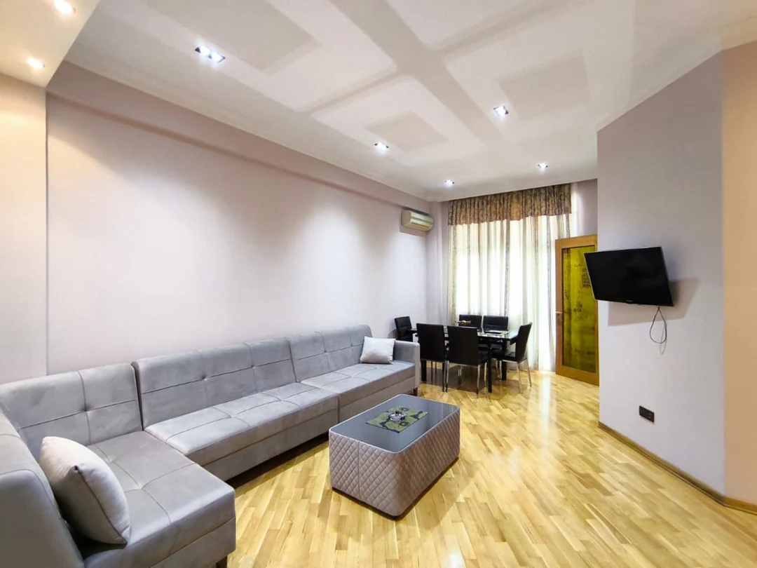 Kirayə 2 otaqlı 65 m² mənzil, Nəsimi rayonu, Bakı — 10-ci mərtəbə. Foto 1