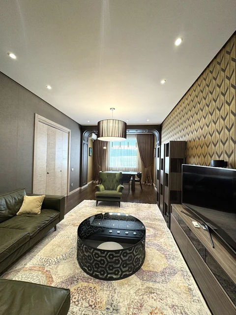 Продажа: 3-комн. квартира 140 м²