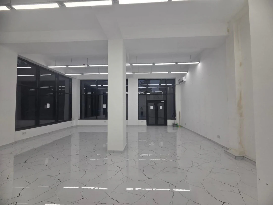 Аренда: объект 100 м², Хатаинский район, Баку — Неапольская улица. Фото 1