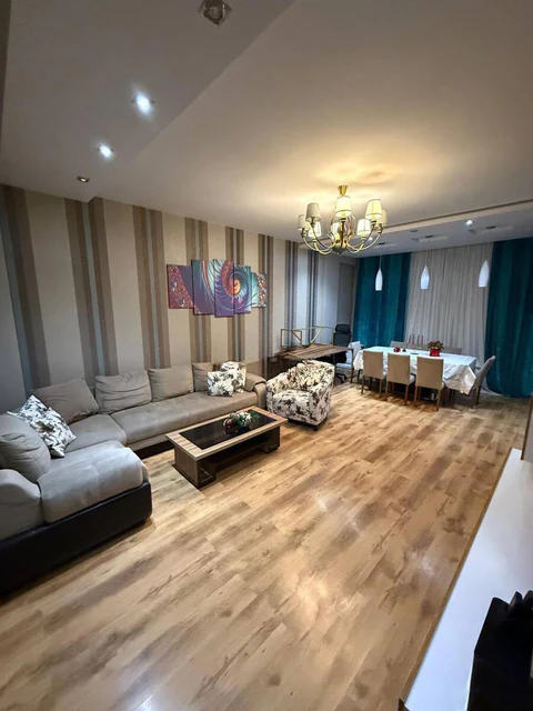 Продажа: 3-комн. квартира 136 м²