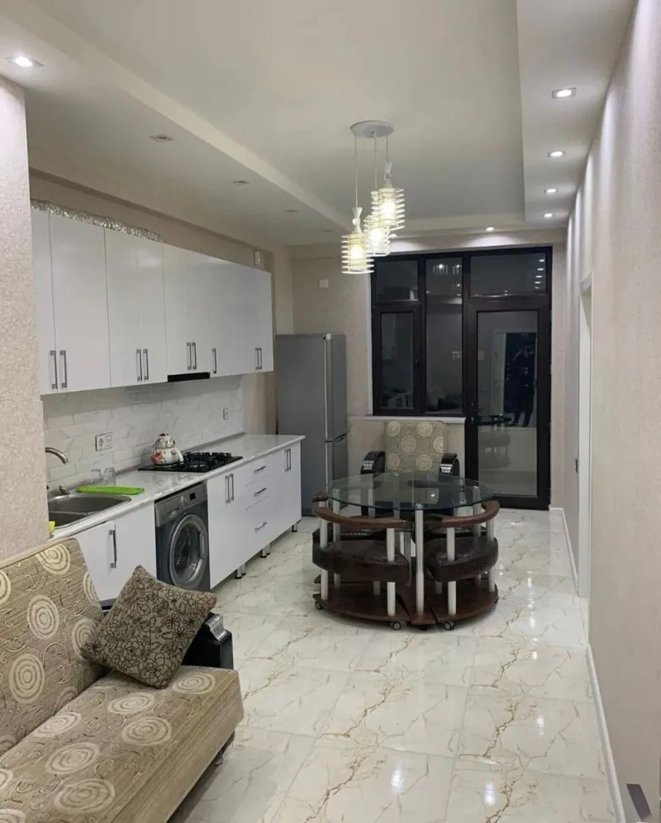 3-комн. квартира в аренду, 80 м², Насиминский район, Баку. Фото 1