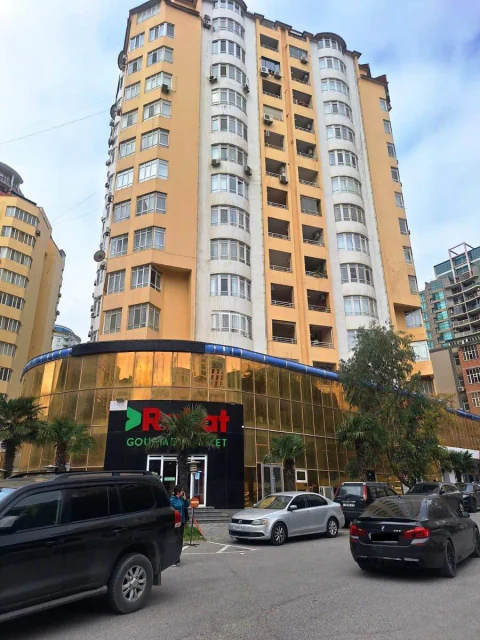 Satış: 4 otaqlı 170 m² mənzil
