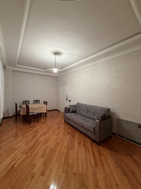 Kirayə: 2 otaqlı 80 m² mənzil