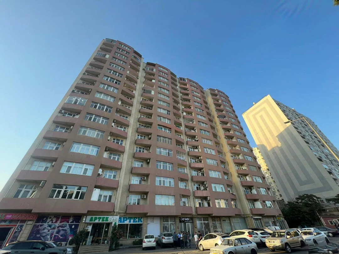 3-комн. квартира 120 м², Хатаинский район, Баку — 16 этаж. Фото 1