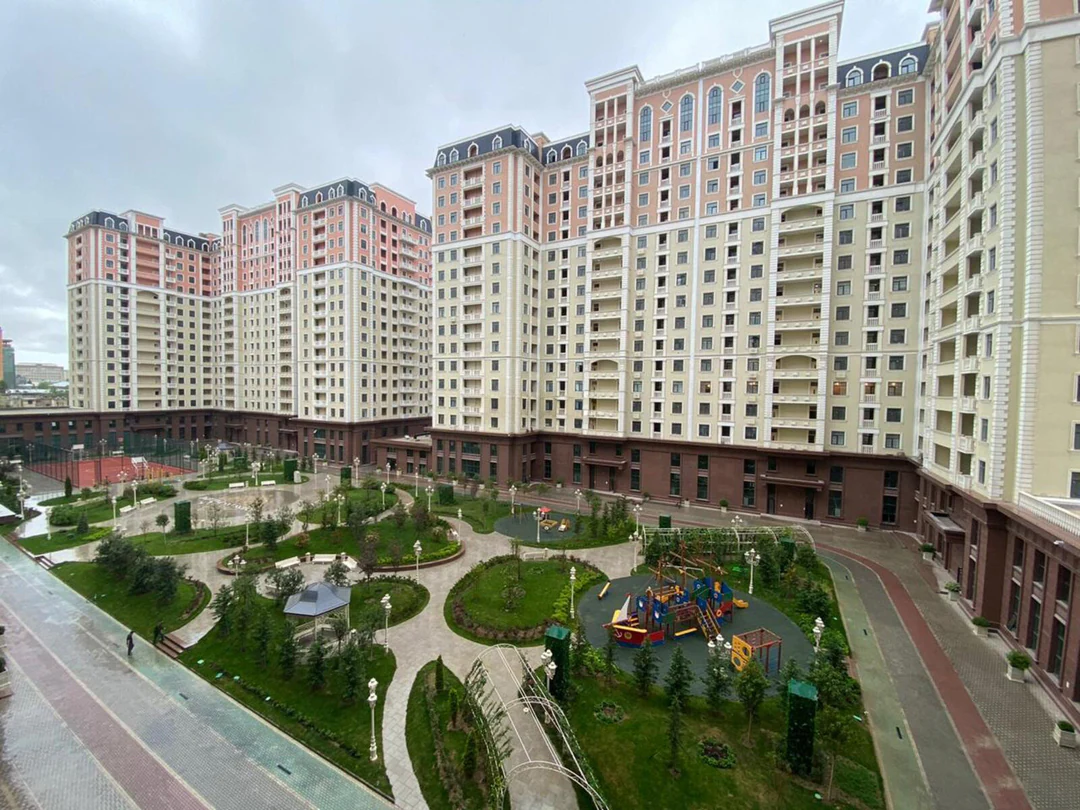 4-комн. квартира 185 м², Ясамальский район, Баку — 4 этаж. Фото 1