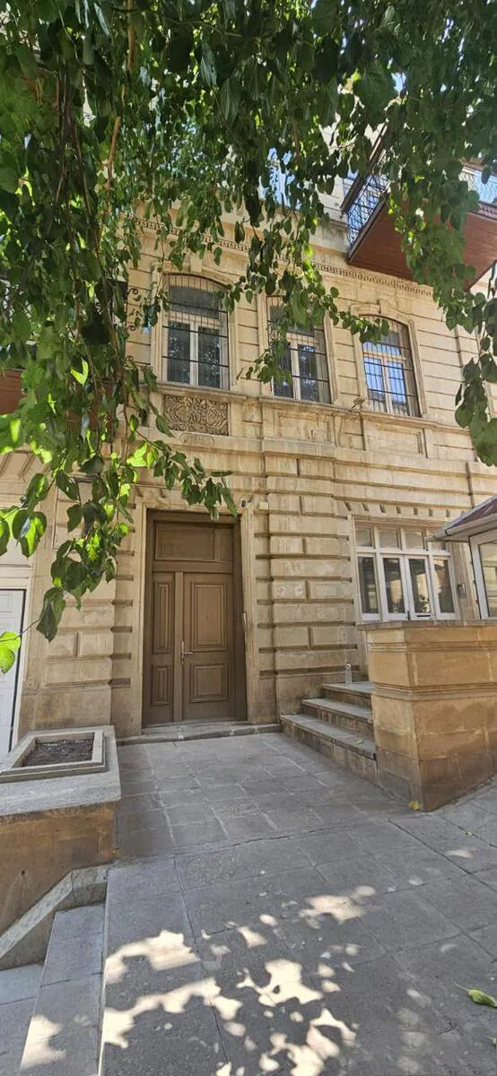 Kirayə 230 m² obyekt, Səbail rayonu, Bakı. Foto 1