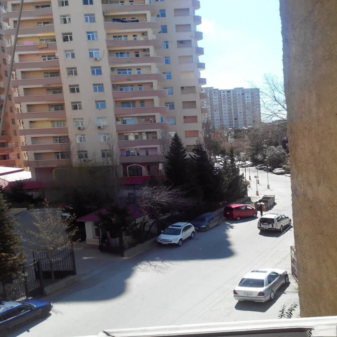 Günlük kirayə 2 otaqlı 45 m² mənzil, Yasamal rayonu, Bakı. Foto 1