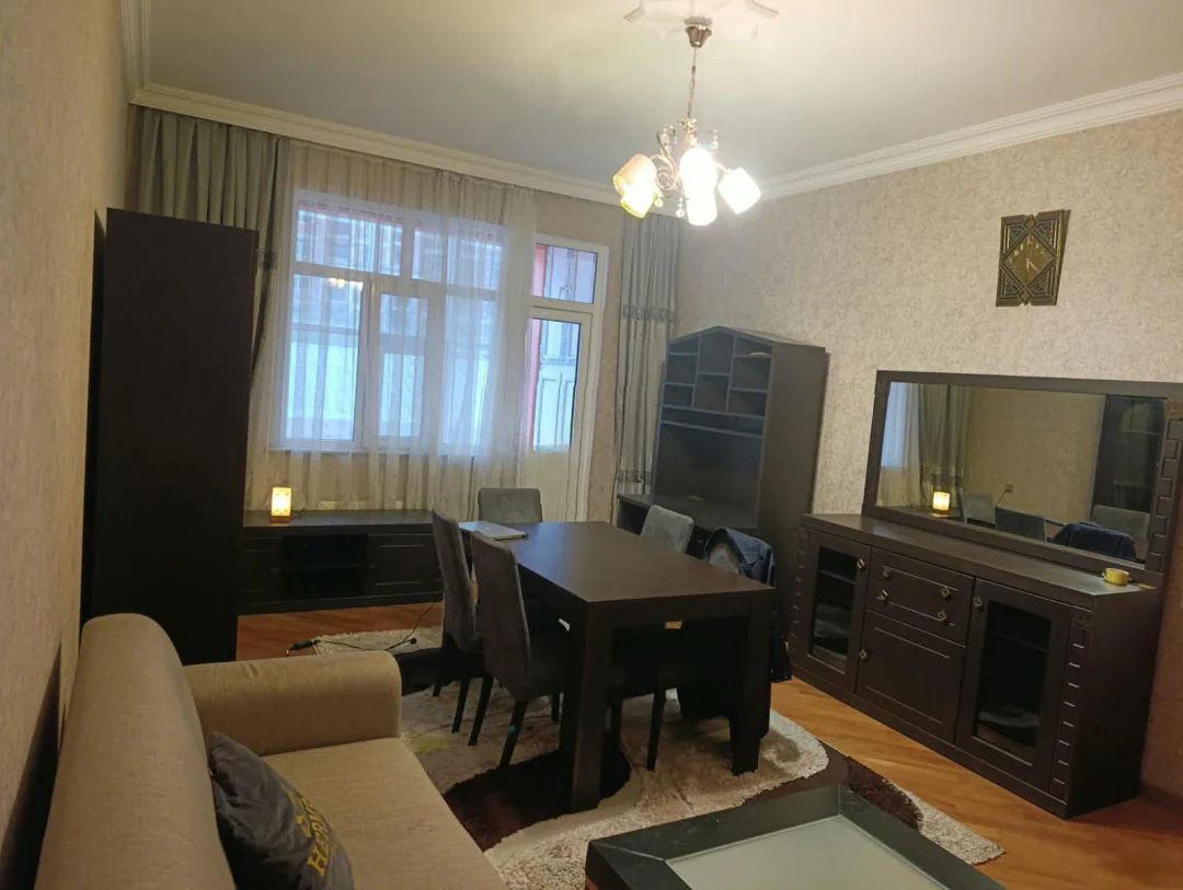 Kirayə 2 otaqlı 75 m² mənzil, Nərimanov rayonu, Bakı. Foto 1