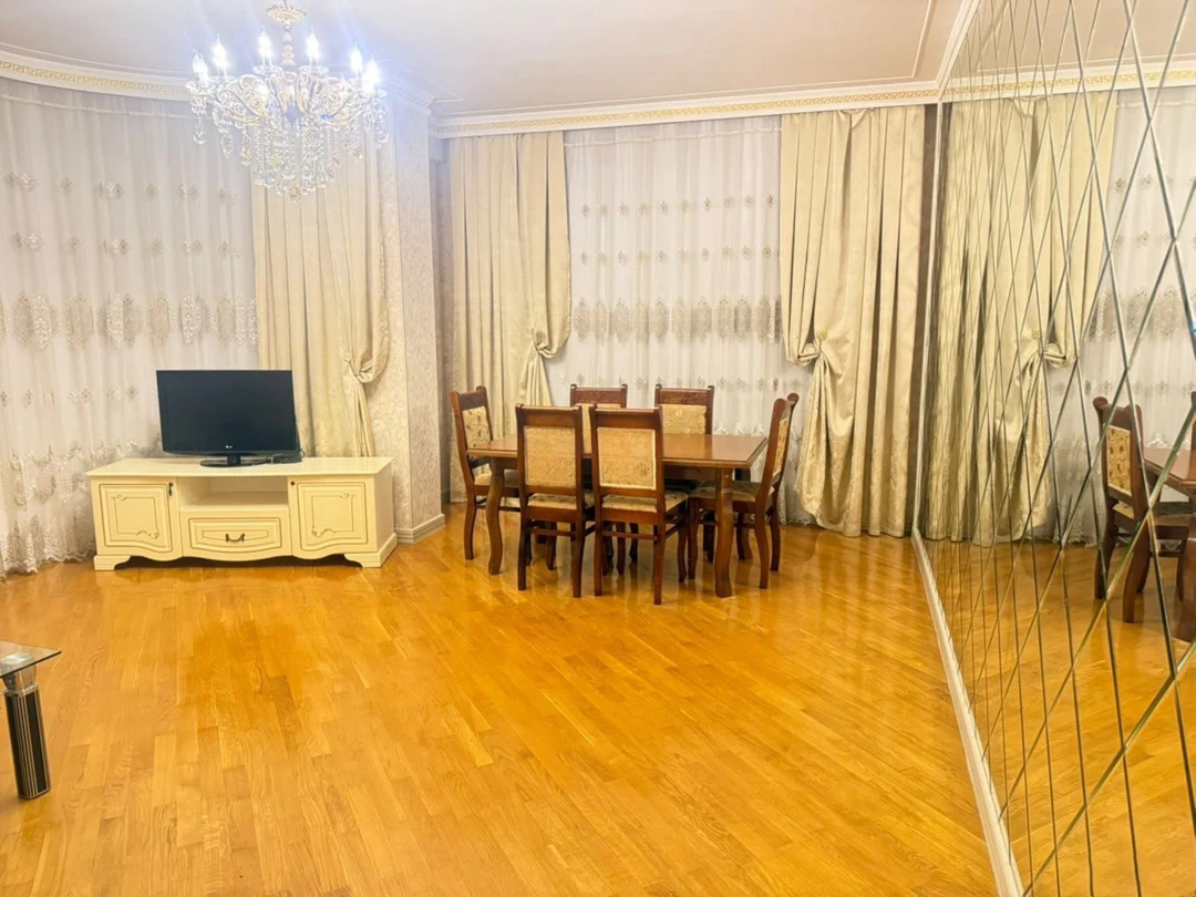 Kirayə 4 otaqlı 170 m² mənzil, Nəsimi rayonu, Bakı. Foto 1