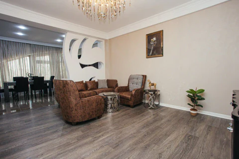 Kirayə: 3 otaqlı 167 m² mənzil