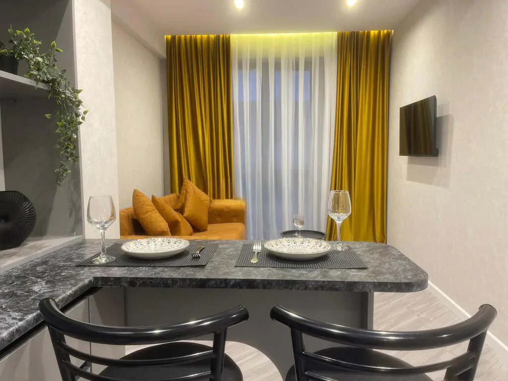 Günlük kirayə 2 otaqlı 55 m² mənzil, Yasamal rayonu, Bakı. Foto 1