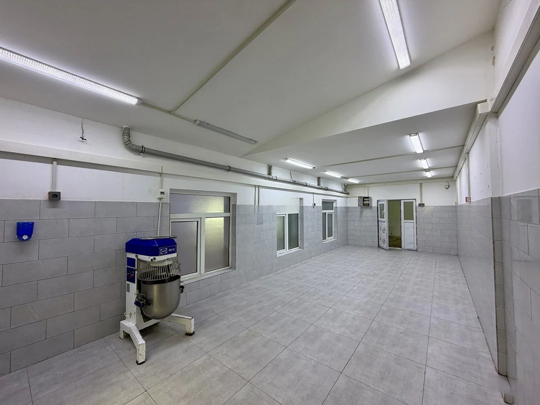 Kirayə 300 m² obyekt, Nizami, Bakı. Foto 1
