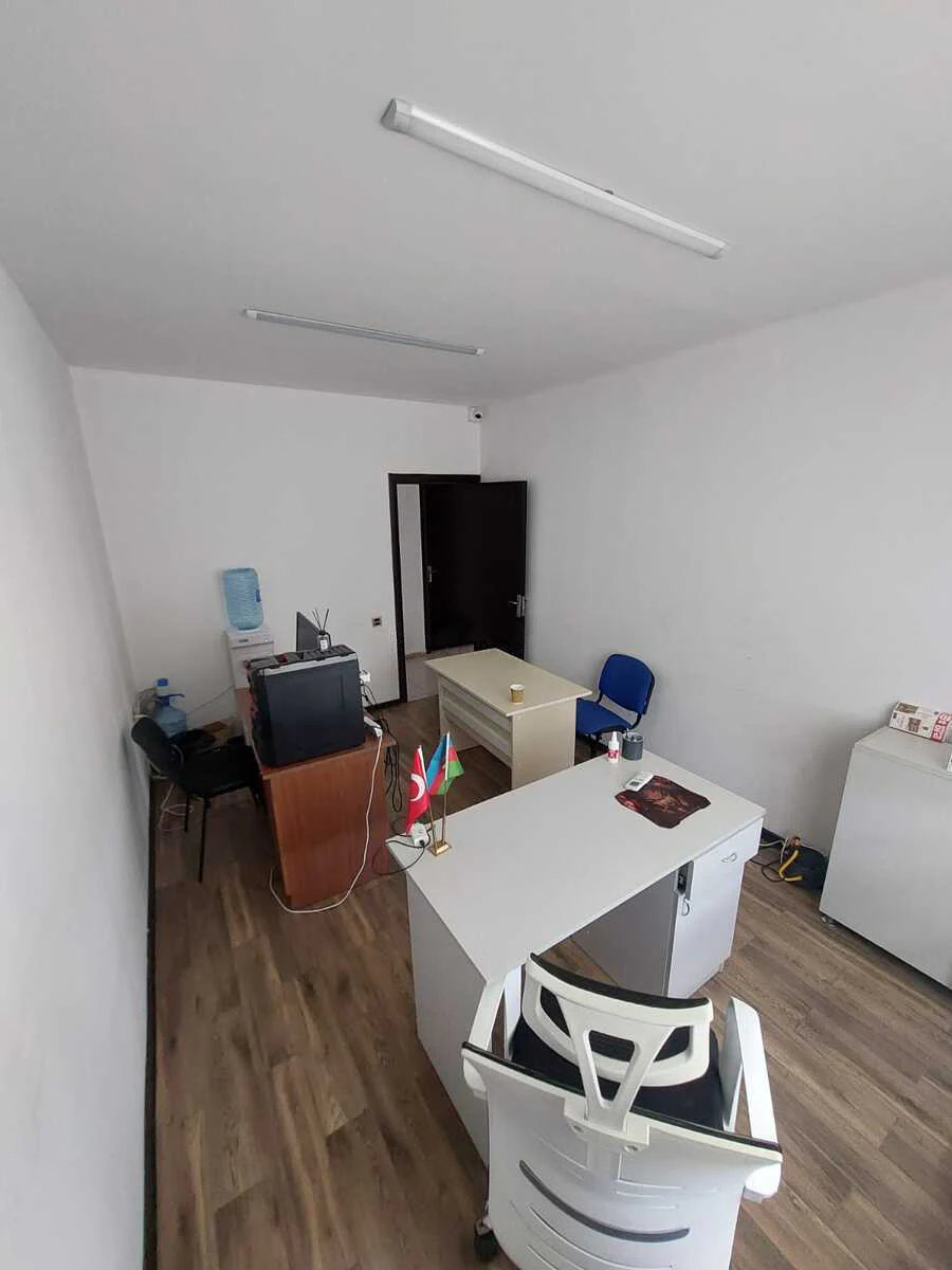 Kirayə: 20 m² ofis, Binəqədi, Bakı — İbrahimpaşa Dadaşov küçəsi. Foto 1