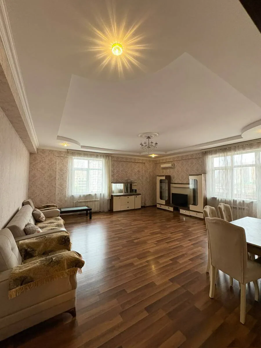 2-комн. квартира в аренду, 100 м², Насиминский район, Баку. Фото 1