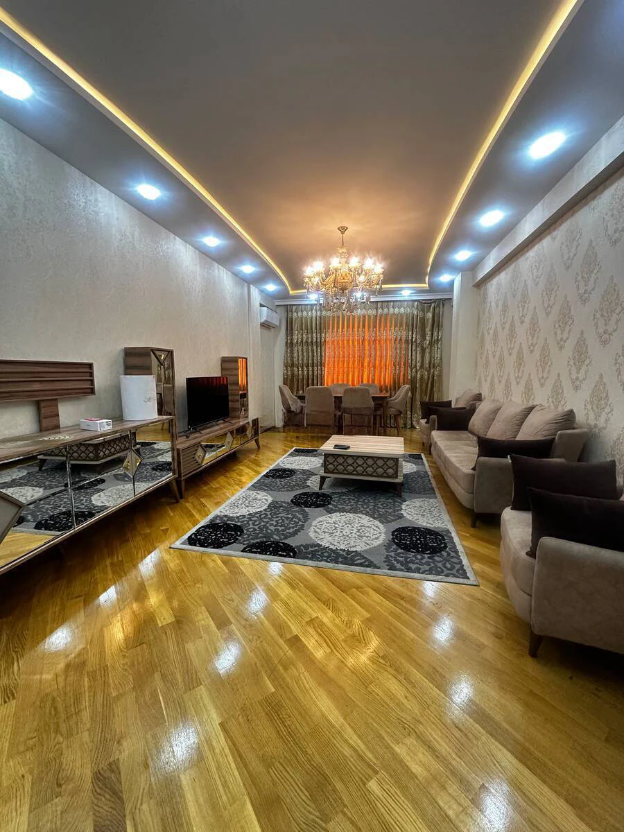 Kirayə 3 otaqlı 134 m² mənzil, Yasamal rayonu, Bakı. Foto 1
