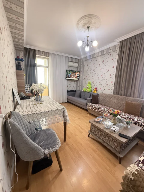 Kirayə: 2 otaqlı 66 m² mənzil