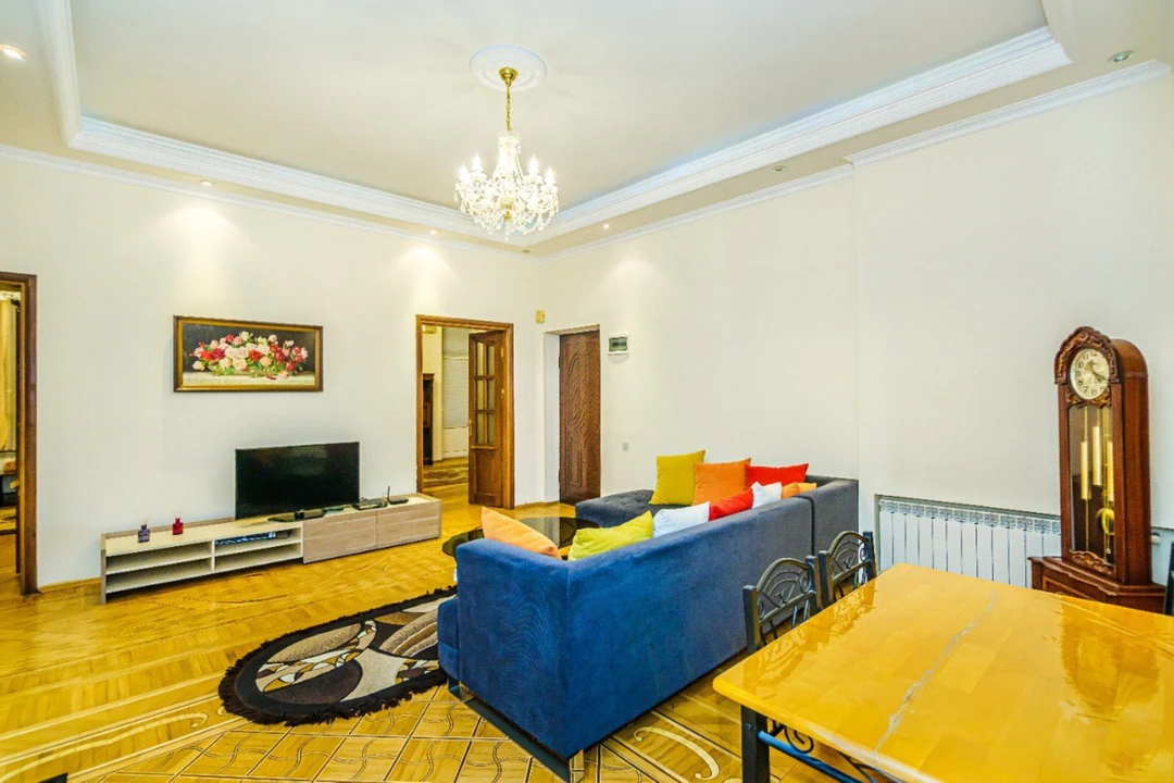 4-комн. квартира посуточно, 117 м², Сабаильский район, Баку. Фото 1