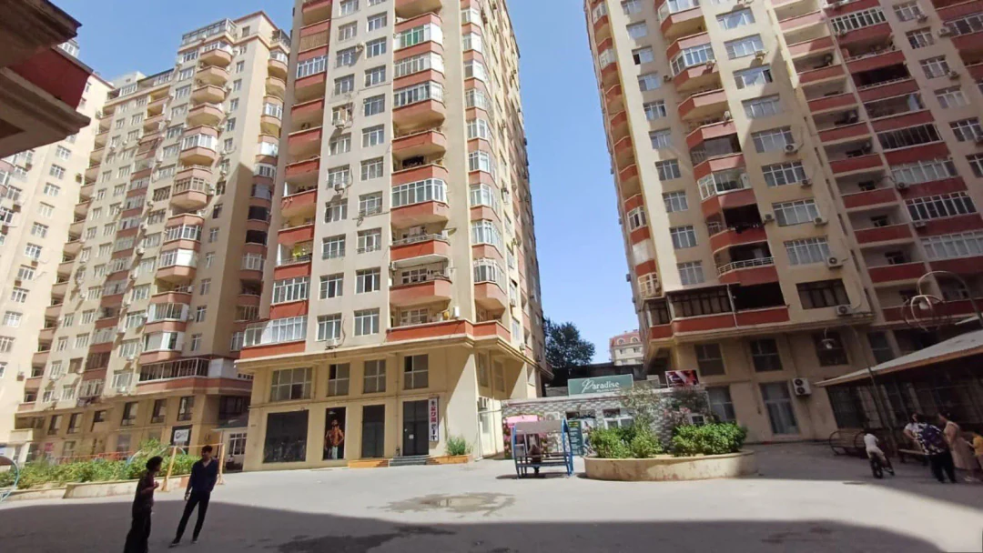 3 otaqlı 105 m² mənzil, Nizami, Bakı — 8-ci mərtəbə. Foto 1