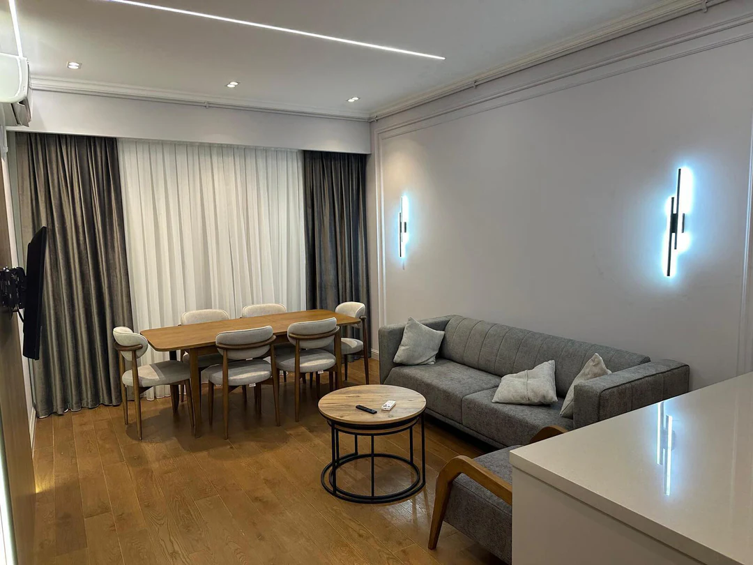 Kirayə: 3 otaqlı 115 m² mənzil, Xətai rayonu, Bakı. Foto 1