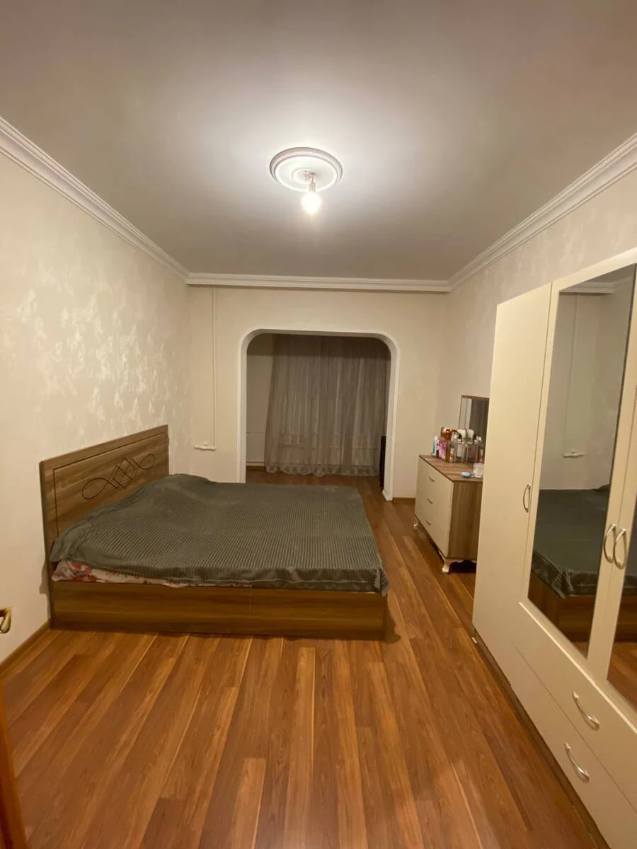Kirayə 2 otaqlı 70 m² mənzil, Xətai rayonu, Bakı — 3-ci mərtəbə. Foto 1