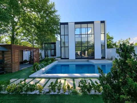 Günlük kirayə 5 otaqlı 400 m² fərdi ev